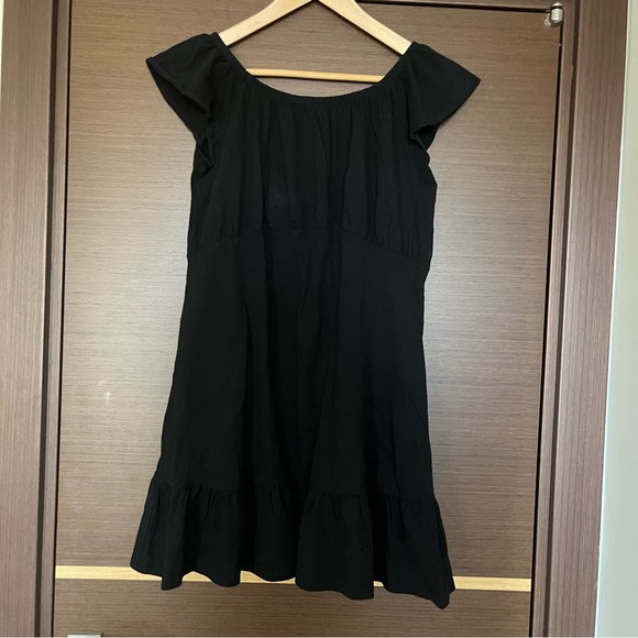 ASOS DESIGN off the shoulder mini
sundress with pep hem in black - Picture 7 of 8